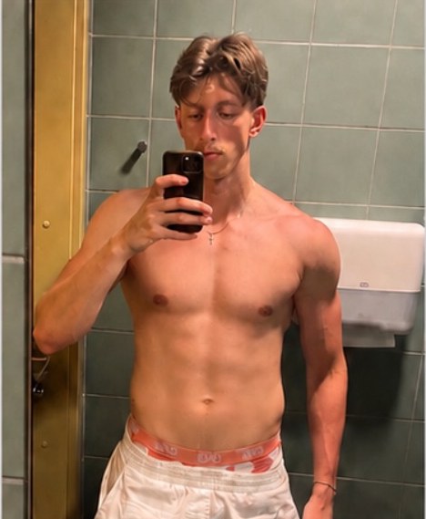 Tibor K. pred programom